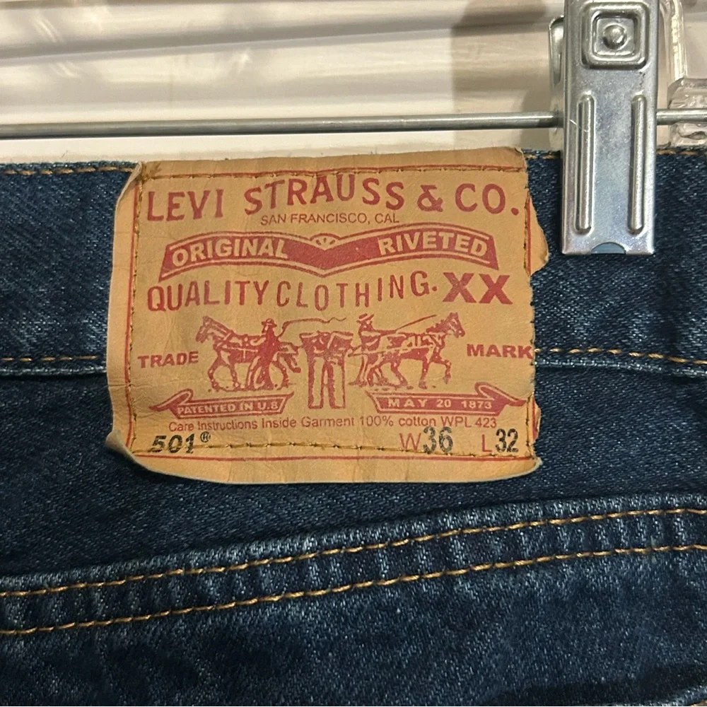 Levi's Button Fly 501 Men's Straight Leg 36x32 Blue Denim Jeans